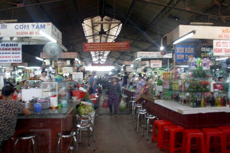 ソンチウ市場の食堂街