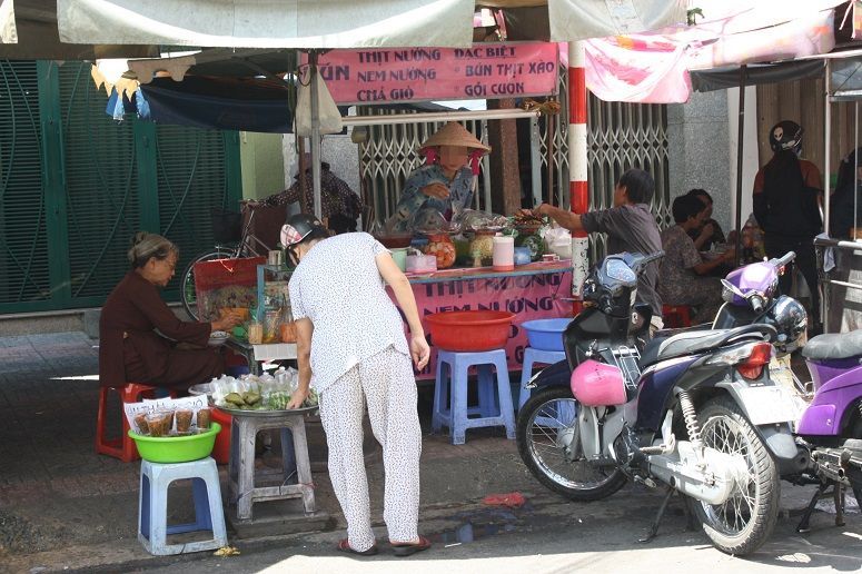 コーヤン通りの青空市場