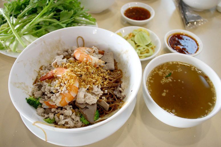24時間営業！ベトナム南部の名物麺・フーティウの人気店「Hu Tieu Nam Vang Quynh」 | グッチのVietnam☆Local  Foods