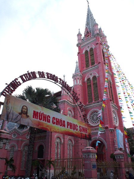 タンディン教会（Nha tho Tan Dinh）