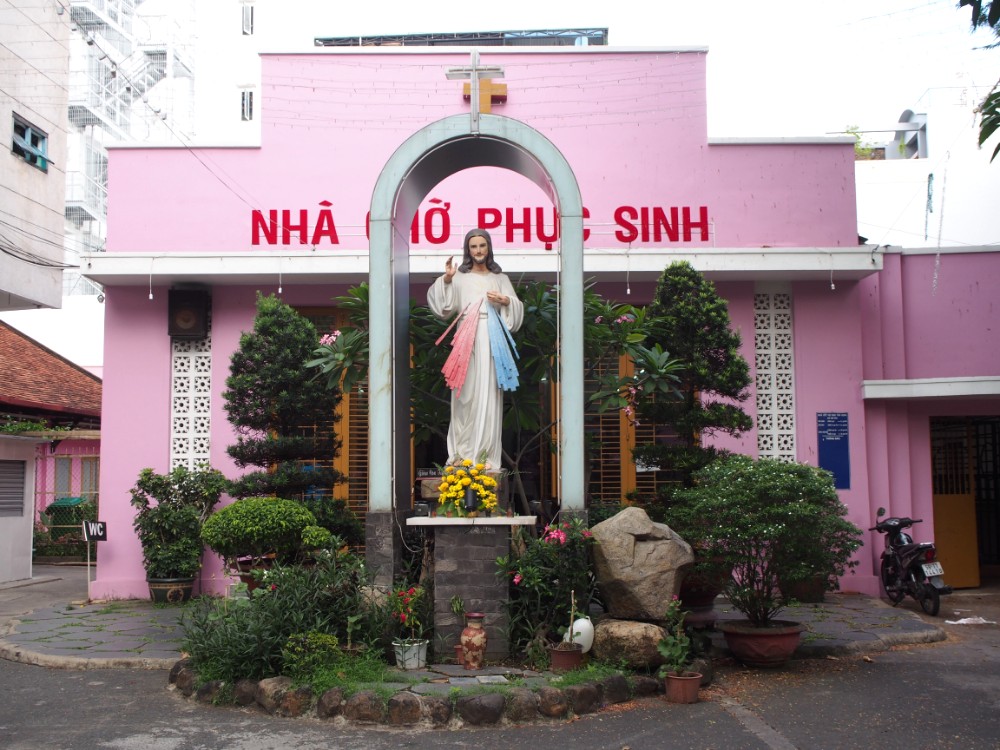 タンディン教会（Nha tho Tan Dinh）