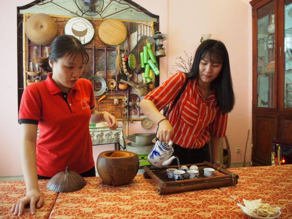 ベトナム料理教室「Mai Home cooking class」①〜市場ツアー＆野菜の飾り切り編〜